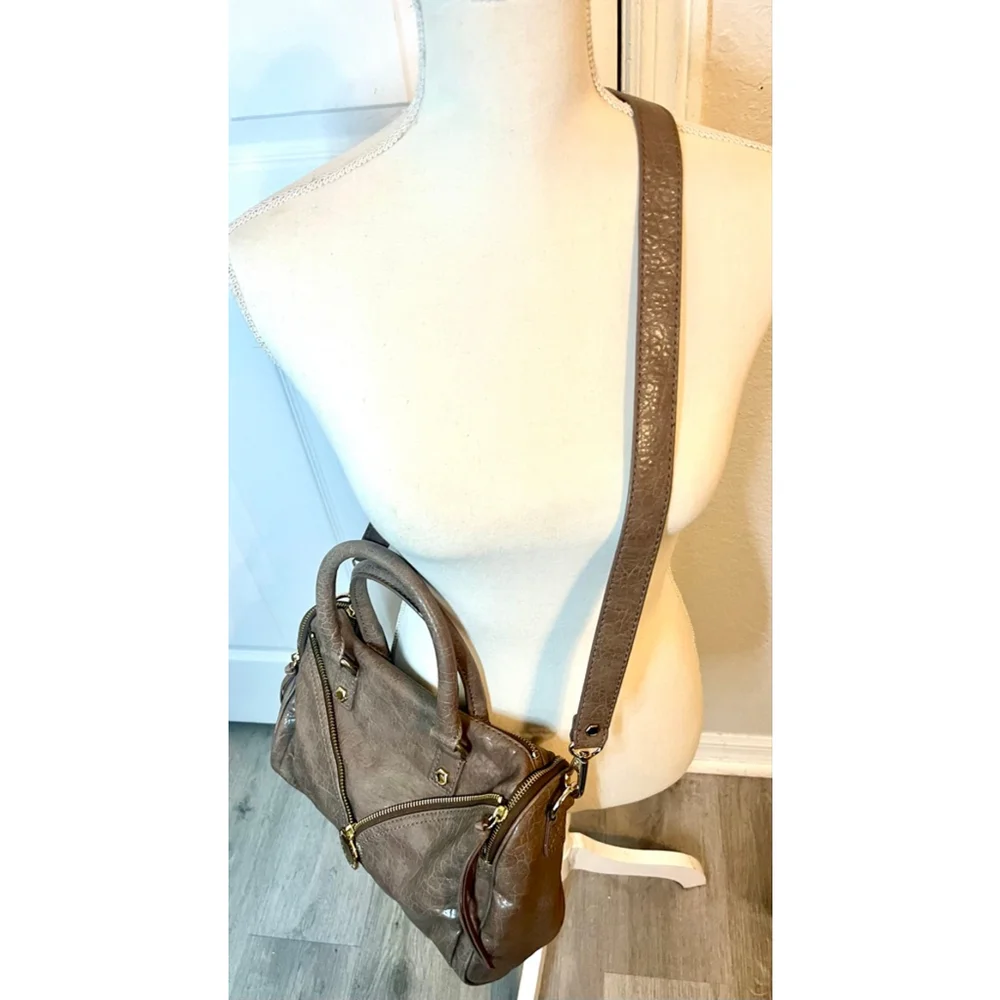Gianni Bini Gold Brown Leather handbag with crossbody strap